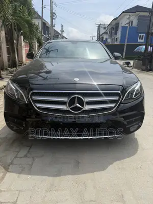 Mercedes-Benz E300 4Matic AWD Sedan (2.0L 4cyl 9A) 2017 Black