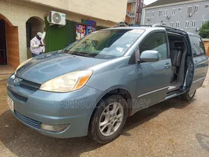 Toyota Sienna 2006 Blue