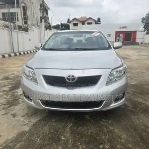 Toyota Corolla 2010 Silver