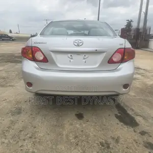 Toyota Corolla 2010 Silver