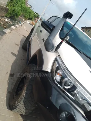 Toyota Hilux 2019 White