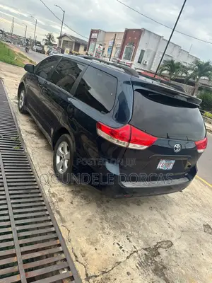 Toyota Sienna XLE 7 Passenger 2012 Blue