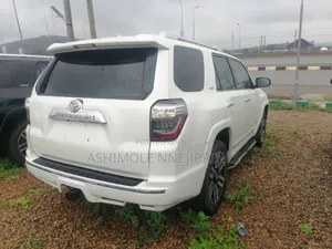 Toyota 4-Runner Limited 4dr 4x4 (4.0L 6cyl 5A) 2016 White
