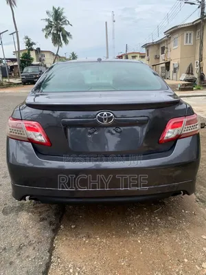 Toyota Camry 2010 Gray