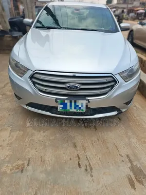 Ford Taurus 2013 Silver