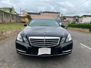 Mercedes-Benz E350 Base 4Matic Sedan AWD (3.5L 6cyl 7A) 2011 Black
