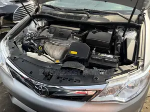 Toyota Camry XLE 4dr Sedan (2.5L 4cyl 6A) 2013 Silver