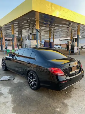 Mercedes-Benz E300 2018 Black