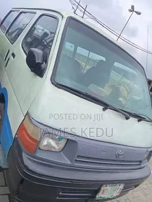 Toyota HiAce 2006 White