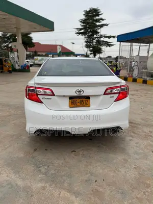 Toyota Camry SE V6 4dr Sedan (3.5L 6cyl 6A) 2012 White