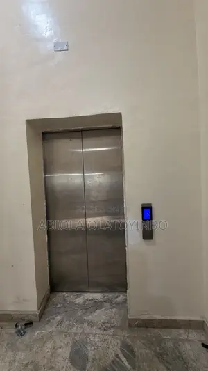 2bdrm Penthouse in Ahmadu Bello Way for rent