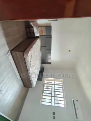 3bdrm Apartment in Lekki Phase 1 for rent