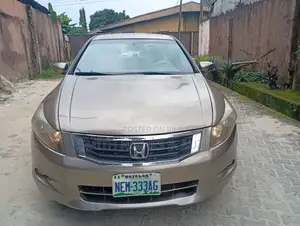 Honda Accord 2010 Gold