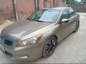 Honda Accord 2010 Gold