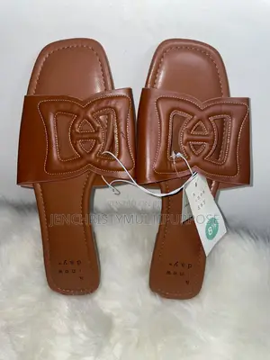 Women's Brown Slide Sandals