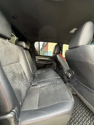 Toyota Hilux 2022 White