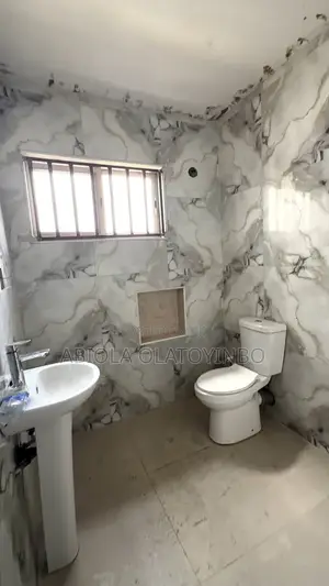 Furnished 1bdrm Room & Parlour in Victoria Island, Adeola Hopewell
