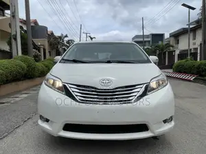 Toyota Sienna 2015 White