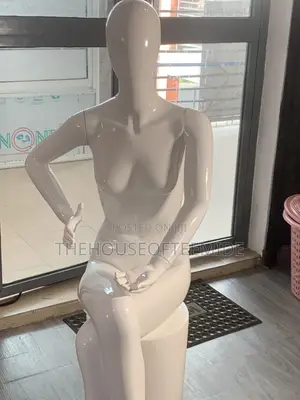 Sitting Mannequin