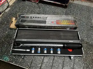 1/2” Drive Torque Wrench Set With Wheel Sockets