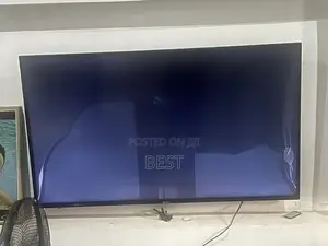55” Hisense TV – Broken Screen, for Parts/Repair