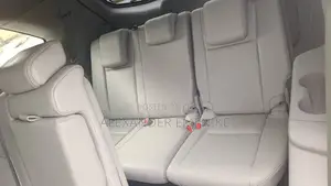 Toyota Highlander XLE 4x4 V6 (3.5L 6cyl 8A) 2018 Black