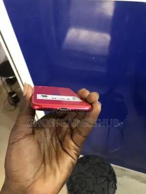 Apple iPhone SE (2022) 64 GB Red