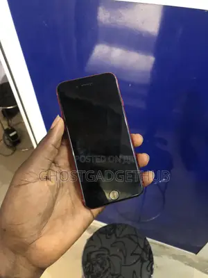 Apple iPhone SE (2022) 64 GB Red