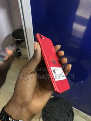 Apple iPhone SE (2022) 64 GB Red