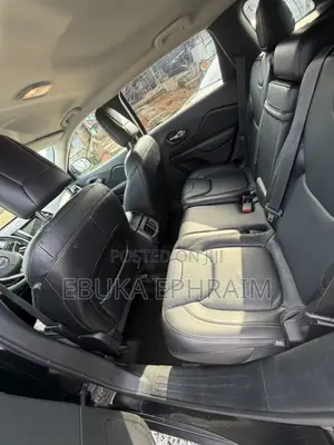 Jeep Cherokee Latitude 4dr SUV 4WD (2.4L 4cyl 9A) 2015 Black