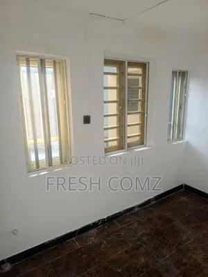 Mini Flat in Estate Along Mobil for rent