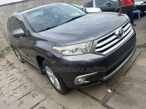 Toyota Highlander Limited 3.5l 4WD 2013 Gray