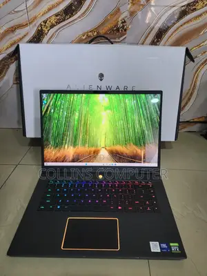 Laptop Dell Allienware M18 R1 32GB Intel Core Ultra 9 SSD 1T