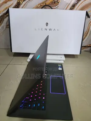 Laptop Dell Allienware M18 R1 32GB Intel Core Ultra 9 SSD 1T