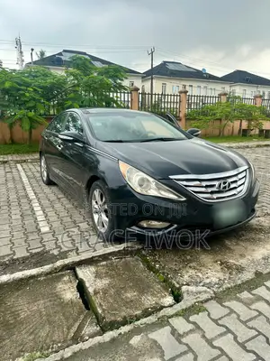 Hyundai Sonata Limited 2.0T Sedan (2.0L 4cyl 6A) 2012 Black