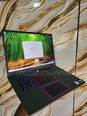 Laptop Dell Allienware M18 R1 32GB Intel Core Ultra 9 SSD 1T