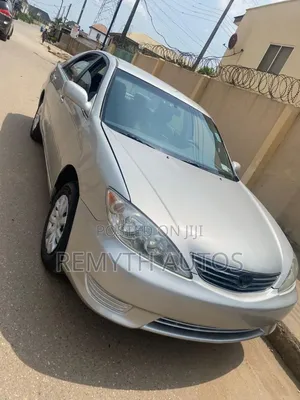 Toyota Camry 2005 Silver