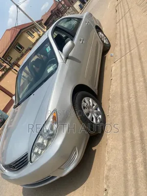 Toyota Camry 2005 Silver
