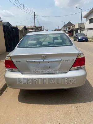 Toyota Camry 2005 Silver
