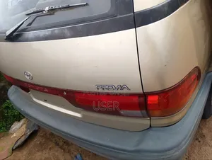 Toyota Previa 1990 Gold