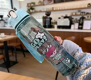 750ml Large-Capacity Plastic Straw Water Bottle