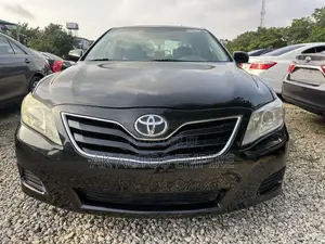 Toyota Camry LE 4dr Sedan (2.5L 4cyl 6AM) 2010 Gray