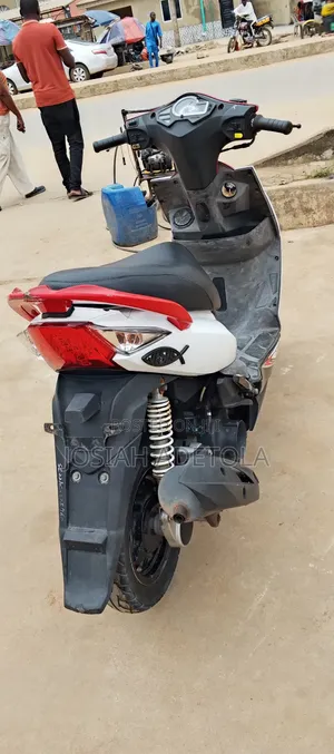 Kymco 2022 White