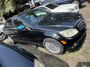 Mercedes-Benz C300 Luxury Sedan AWD (3.0L 6cyl 7A) 2008 Black