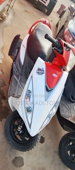 Kymco 2022 White
