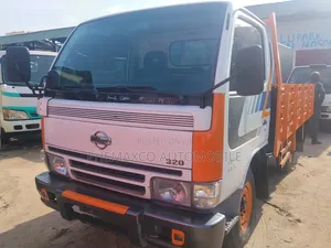 Nissan Cabtsar