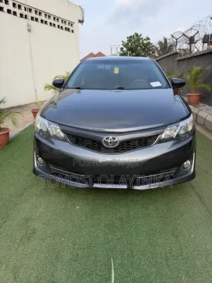 Toyota Camry SE 4dr Sedan (2.5L 4cyl 6A) 2013 Gray