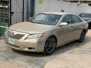 Toyota Camry 2008 Gold