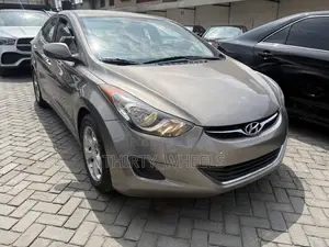 Hyundai Elantra 2013 Gold