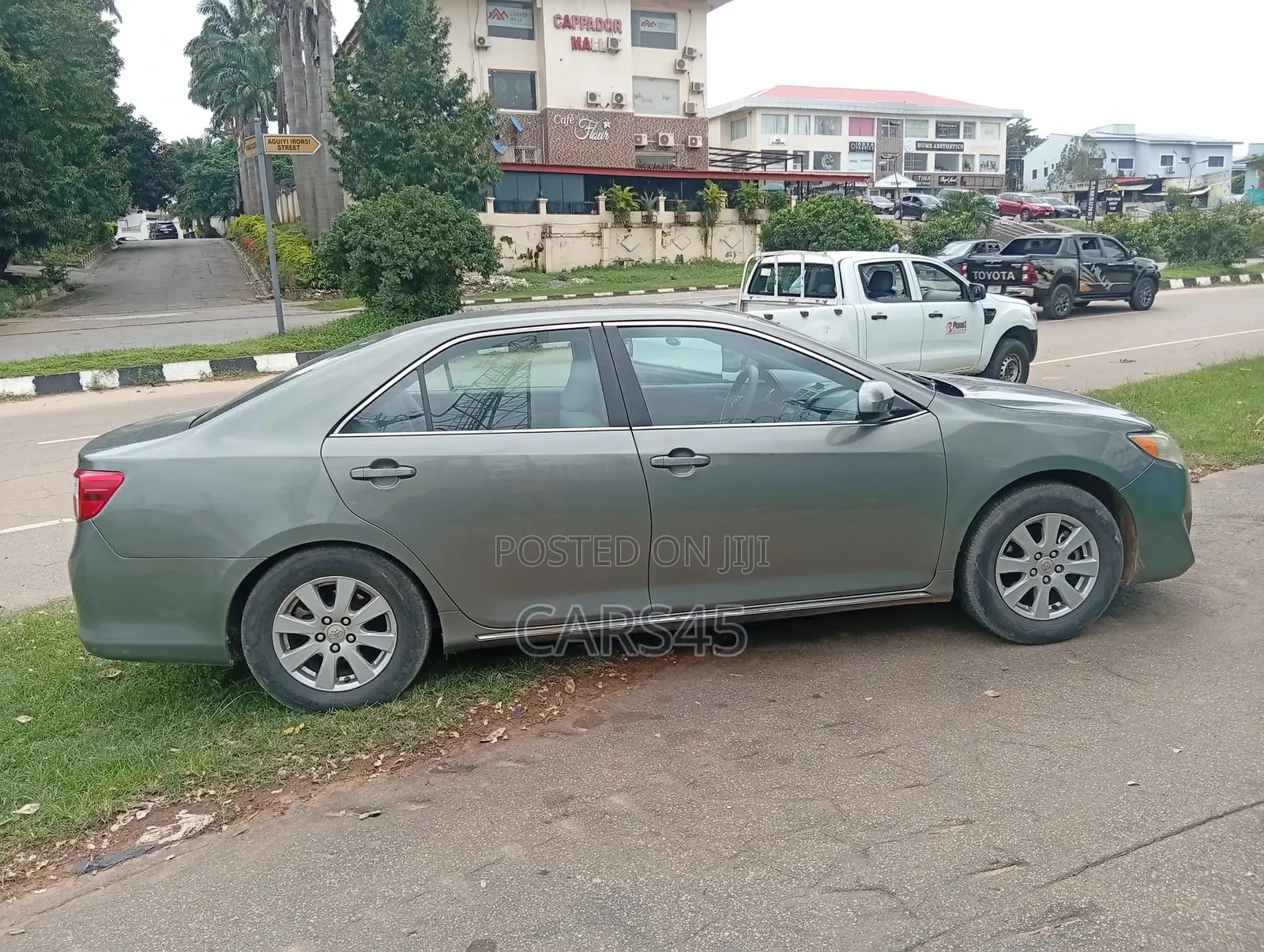 Toyota Camry 2012 Gray